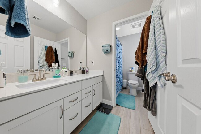 Building Photo - Elevated Living in Cadence – Model-Quality 3-Bedroom Home in Henderson’s Premier Master-Planned C...