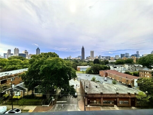 Building Photo - 525 Parkway Dr
