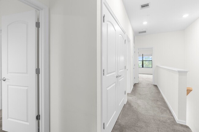 Building Photo - 8612 Escue St