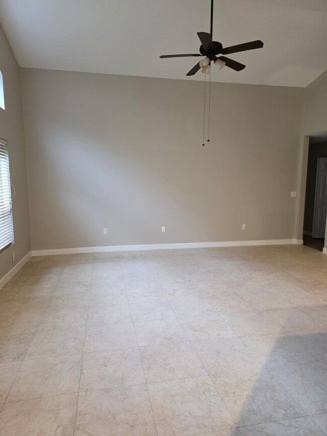 Building Photo - 1350 NW 143rd Ave