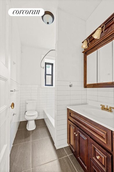 Building Photo - 1291 Dean St