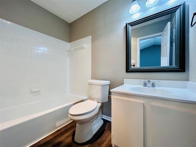 Building Photo - 9400 Kempler Dr