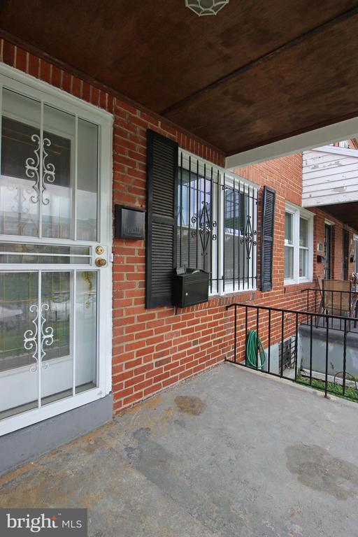 Building Photo - 529 Parksley Ave