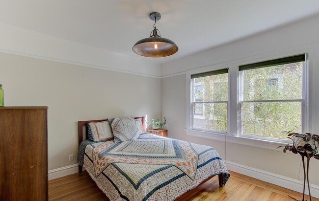 Building Photo - 365 Wawona St