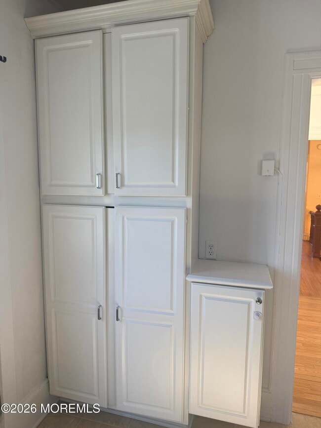 Building Photo - 84 McLaren St