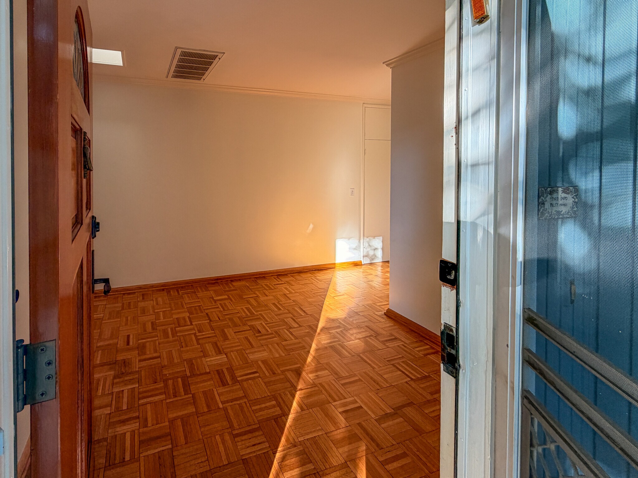 Building Photo - 5516 Ethel Ave