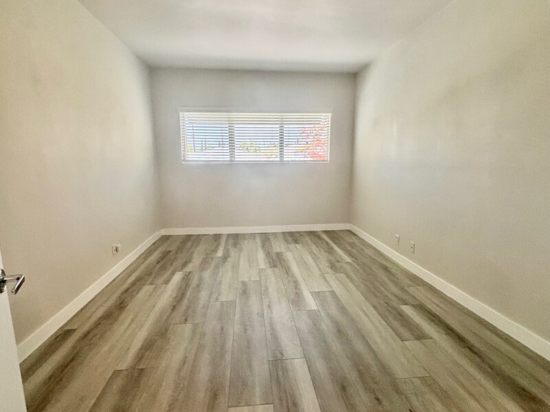 Building Photo - 812 Westmount Dr