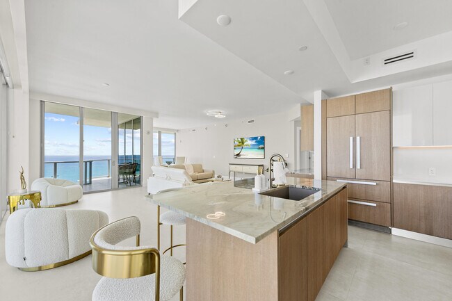 Building Photo - 3100 N Ocean Dr