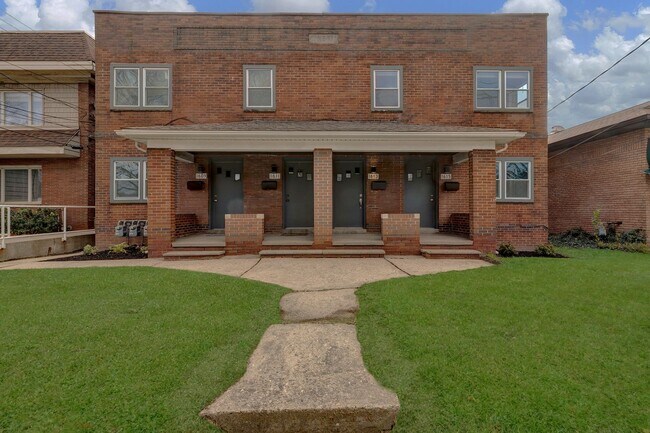 Building Photo - 1613 3rd St