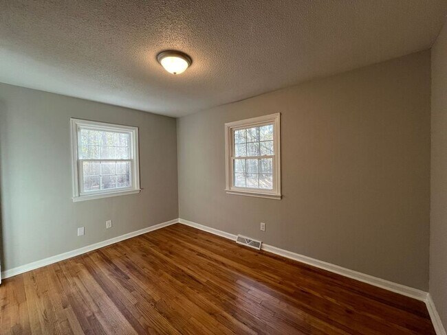 Building Photo - 13009 Creedmoor Rd