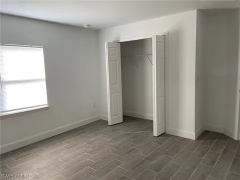 Building Photo - 320-322 Ivan Ave S