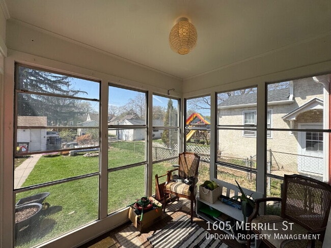 Building Photo - 1605 Merrill St