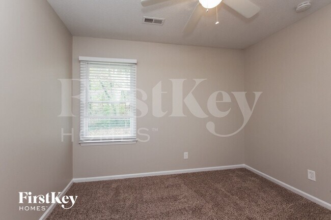 Building Photo - 145 Antelope Dr