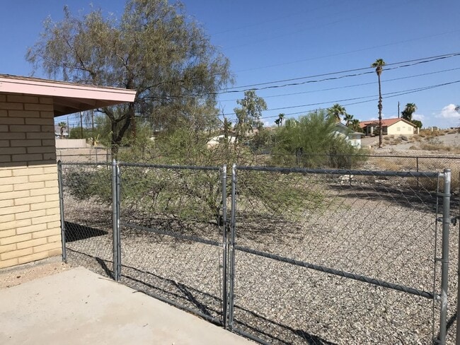 Building Photo - NEW LOWER PRICE!  Pet friendly home, move in ready!