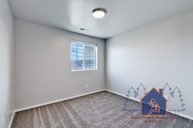 Building Photo - 3181 N Saratov Wy