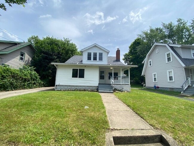 Building Photo - 551 Noah Ave