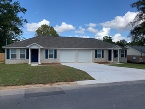 Building Photo - 608 Lee Ave