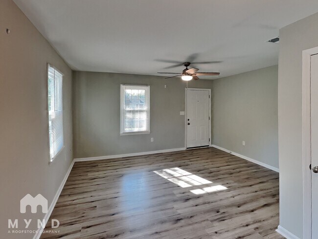 Building Photo - 3621 Firestone Dr