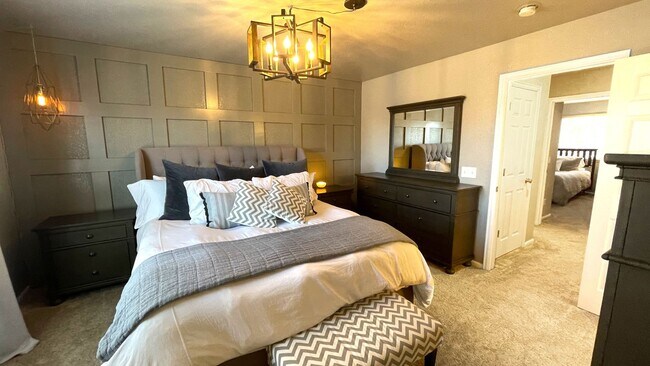 Building Photo - 4 Bedroom 4 Bath available June 6th in Highlands Ranch!!