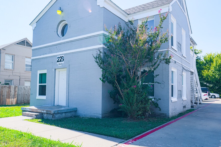 Primary Photo - 223 SE 13th St