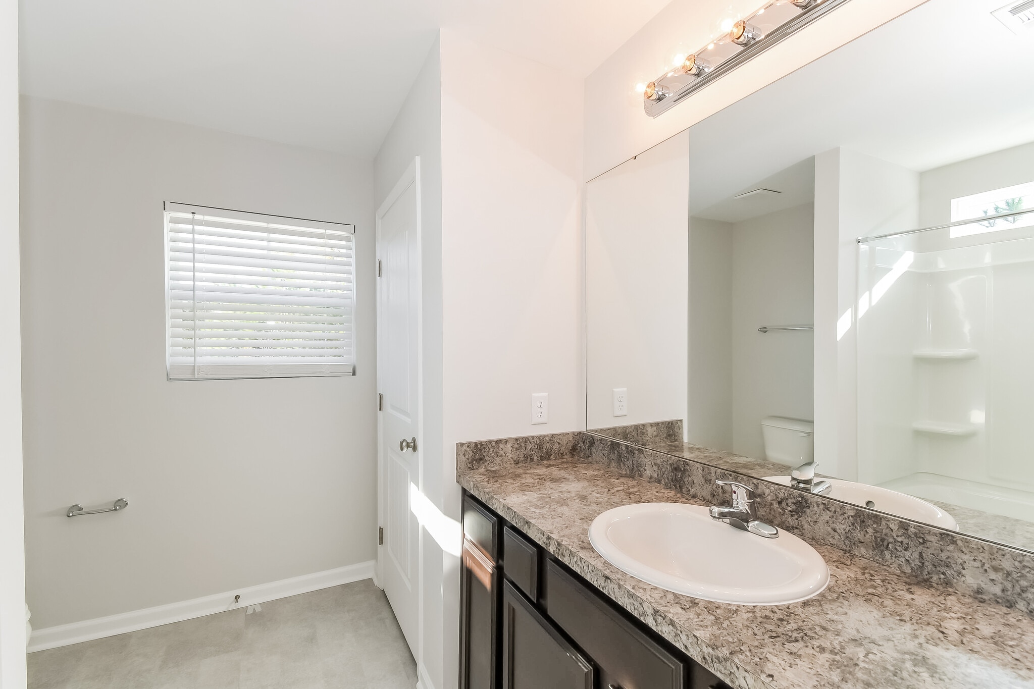 Building Photo - 1091 Autumns Wood Cir E