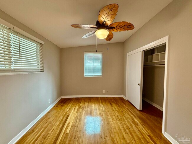 Building Photo - 205 Fairpoint Dr