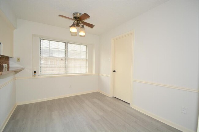 Building Photo - 15138 Corona Del Mar Dr