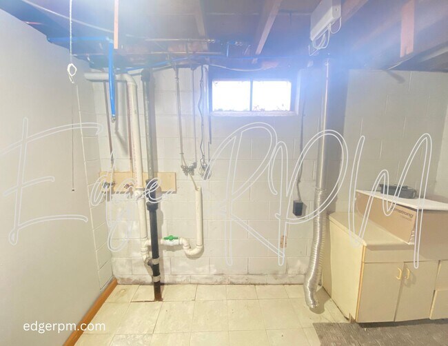 Building Photo - Now Available – Cozy 3 Bed / 2 Bath Ranch!