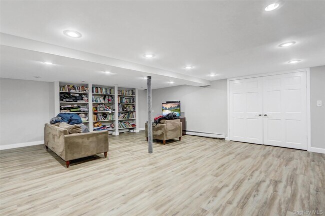 Building Photo - 22 Wren Dr