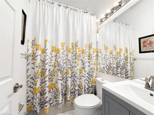 Building Photo - 4775 8th St NE