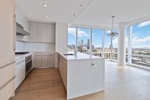 Building Photo - 201 Brookline Ave