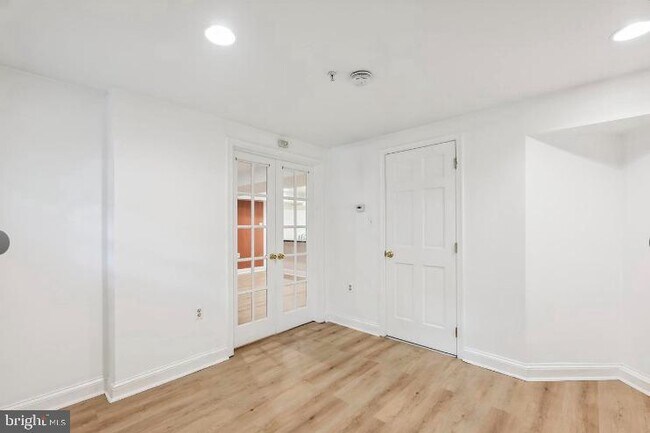 Building Photo - 2303 17th St NW
