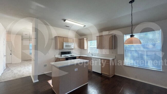 Building Photo - 3003 Elderberry Dr