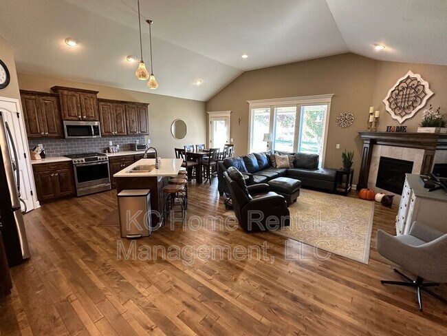 Building Photo - 2807 NE Sonora Valley Dr