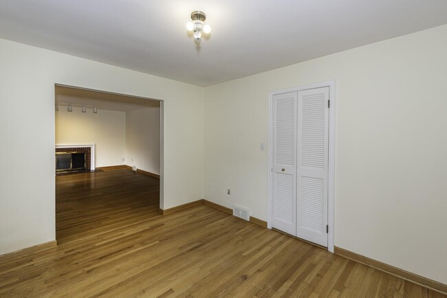 Building Photo - 1616 Morton Ave