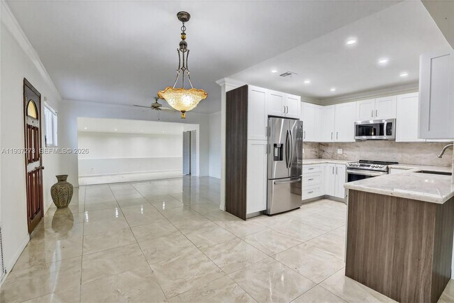 Building Photo - 2500 NE 209th Terrace