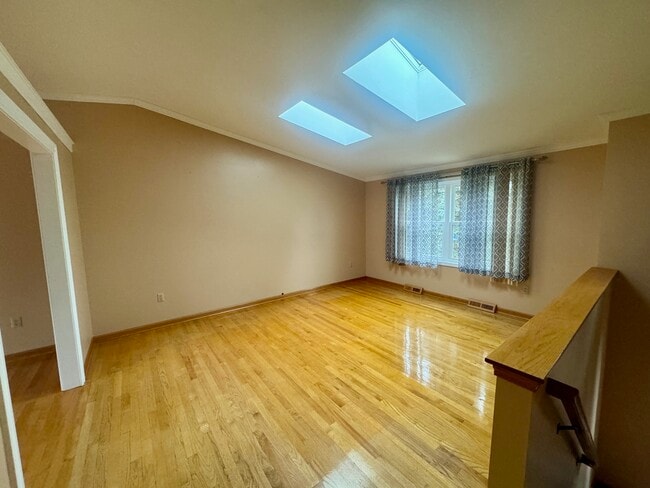 Upstairs living room - 5940 Bowman Rd