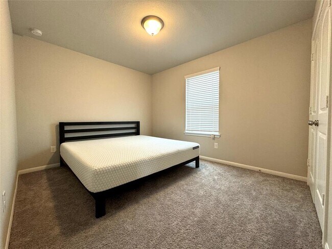 Building Photo - 13847 Evansdale Ln