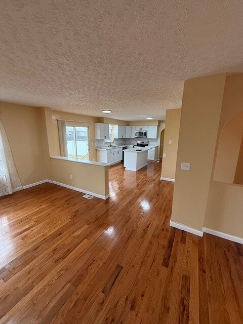 Building Photo - 3221 Kings Realm Ave