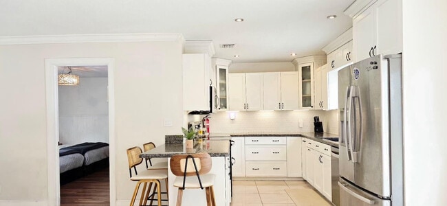 Building Photo - 10253 SW 50th St