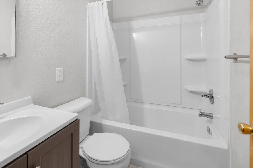 Building Photo - 124 Blaine Rd