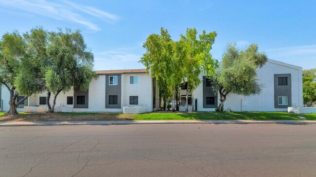 Building Photo - Stylish 1-Bedroom Living Near Old Town Scottsdale – Pool, Park, Convenience ASU