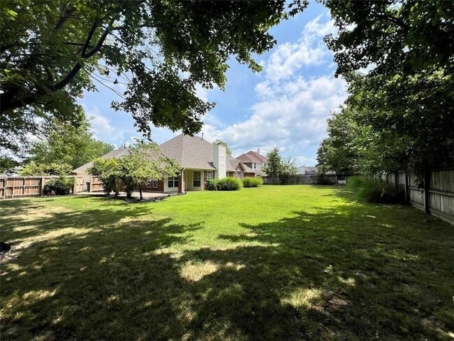 Building Photo - 5408 W Redbud St