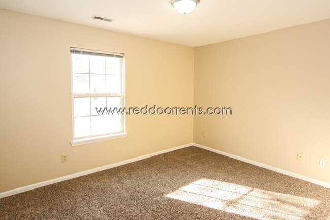 Building Photo - Coming Soon! Freshly Updated Fishers Home!