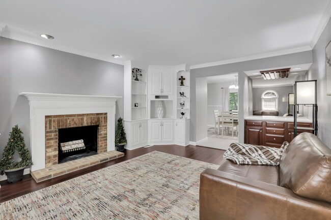Building Photo - 955 Eastward Cir
