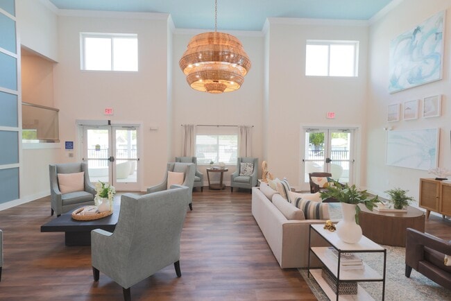 Building Photo - Shoreline Villas