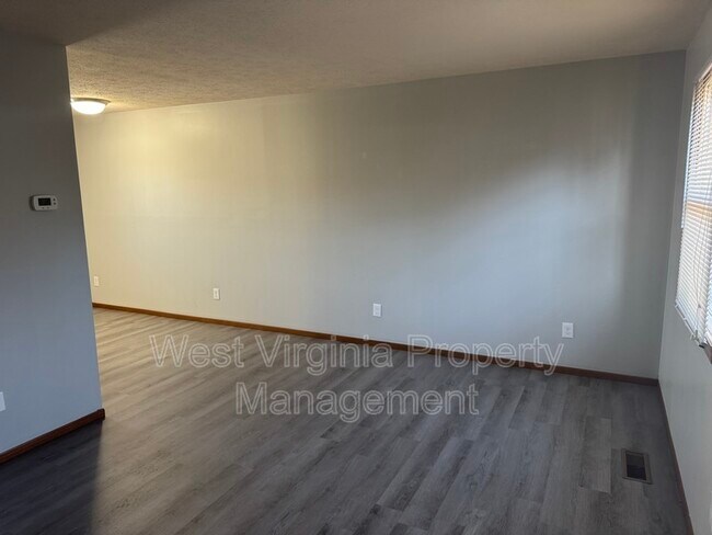 Building Photo - Woodland Acres