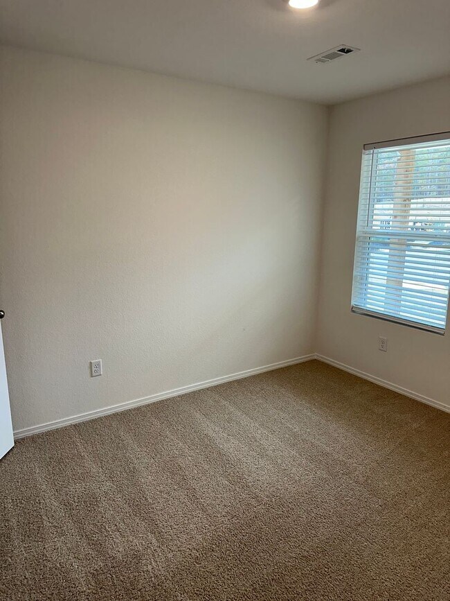 Building Photo - **PreLeasing*  NEW Three Bedroom | Two Bath Home in Benton