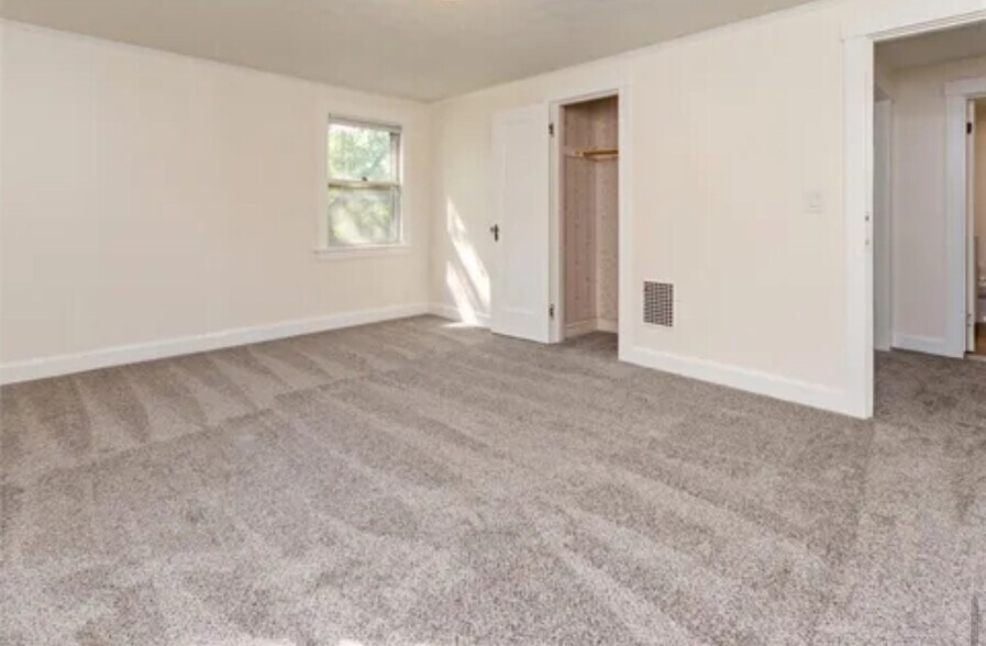 Building Photo - 202 Terrace Park