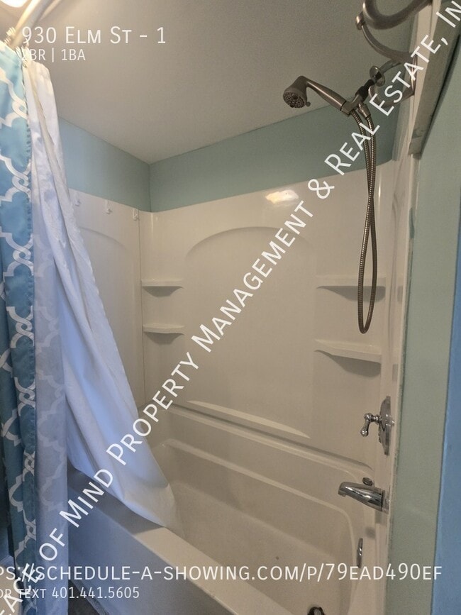 Building Photo - 930 Elm St